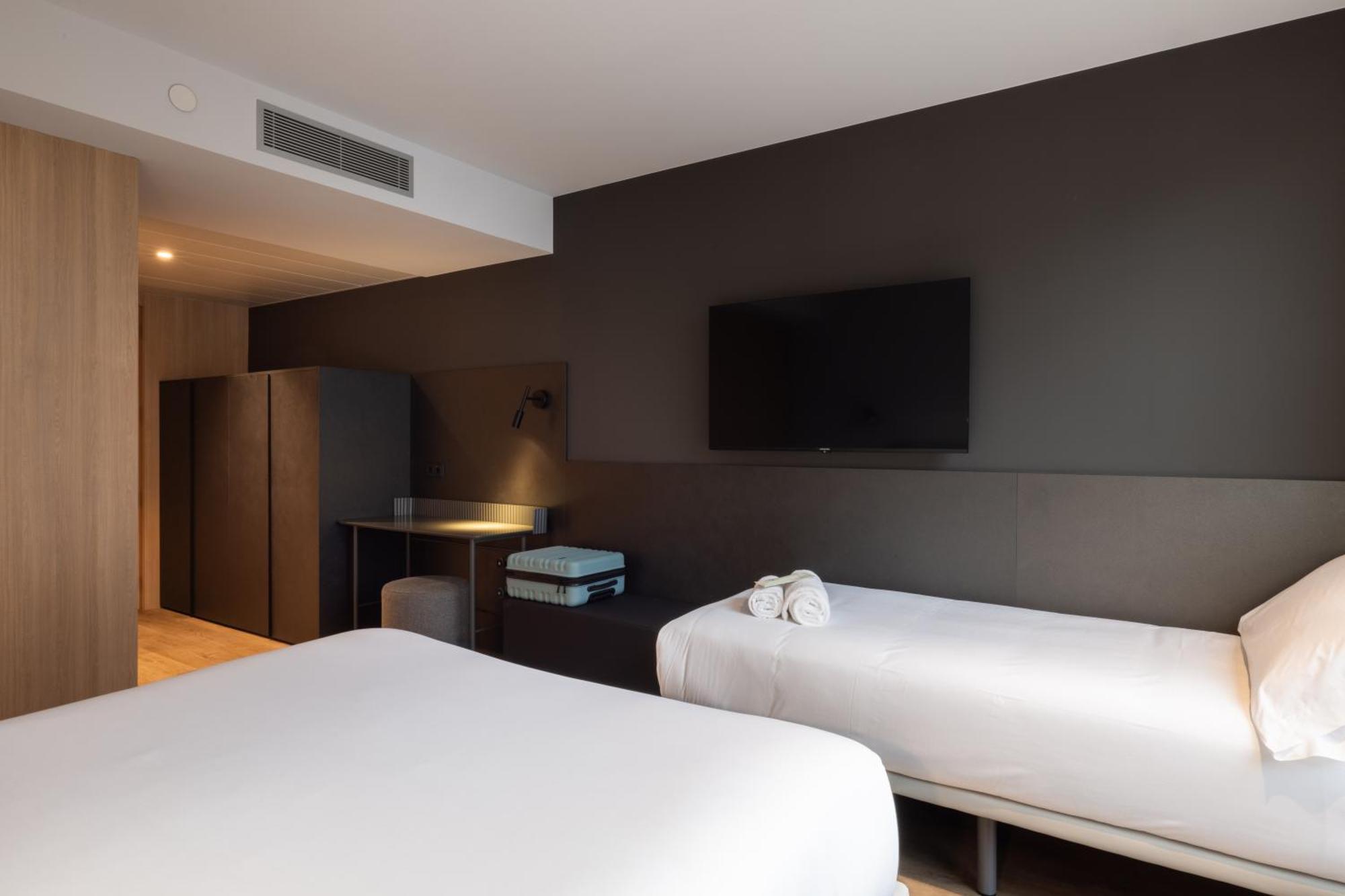 Hotel Sb Win 4 Sup Sant Feliu de Llobregat Exterior foto